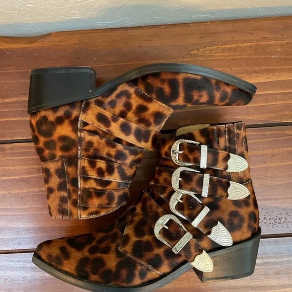 ‼️TOGA PULLA ‘ARCHIVE’ LEOPARD CALFSKIN FOUR STRAP WESTERN BOOTIE‼️ - Picture 6 of 12